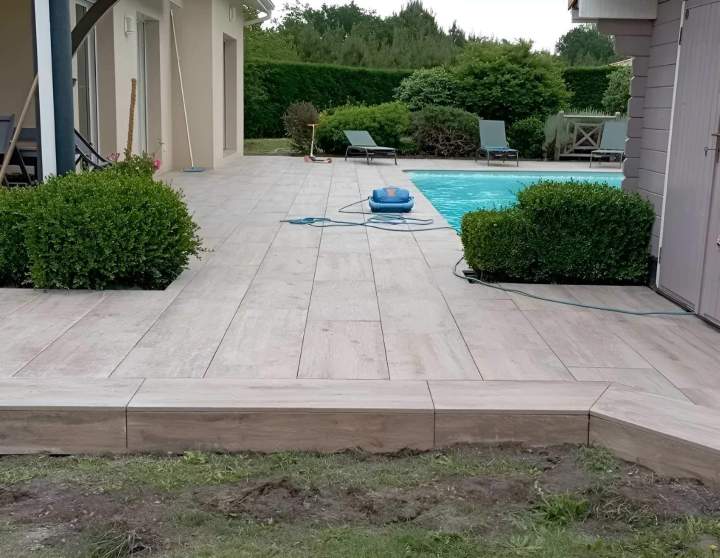 Aménagement de terrasses, allées et plages de piscine